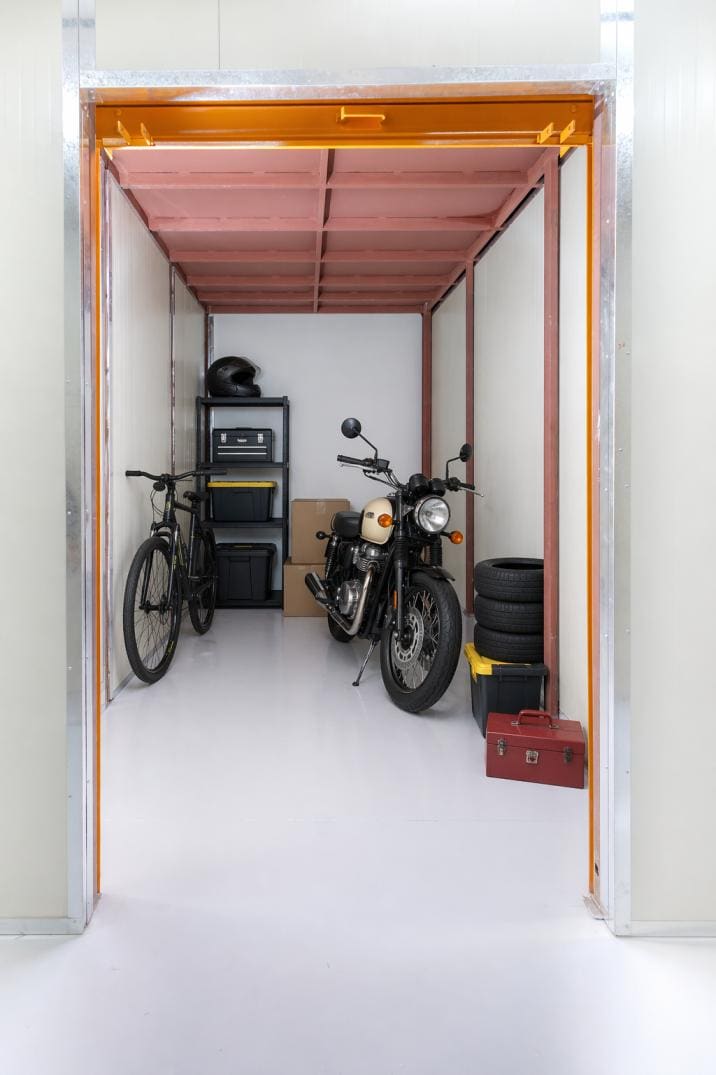 400 Sq Ft storage unit